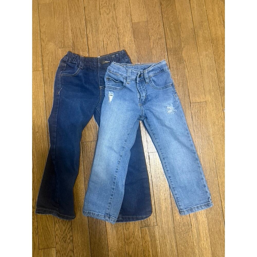 Boys Old Navy & Wrangler Jeans lot. 2 pairs. Size 4T. GUC.